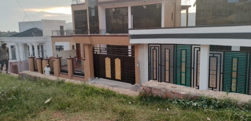 Cheap family house for sale in Rebero Kigali