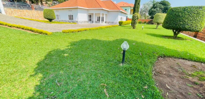 House with a big plot for sale in kigali, Kibagabaga